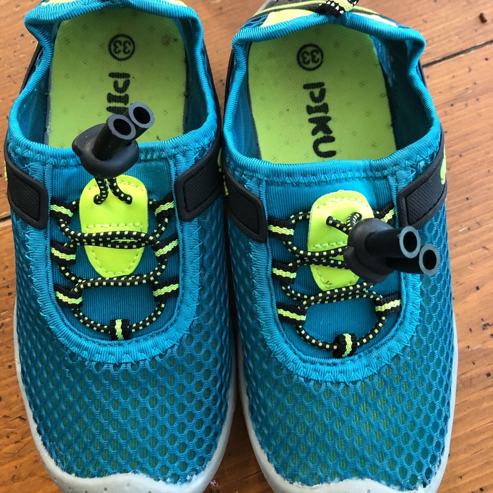 Piku water shoes